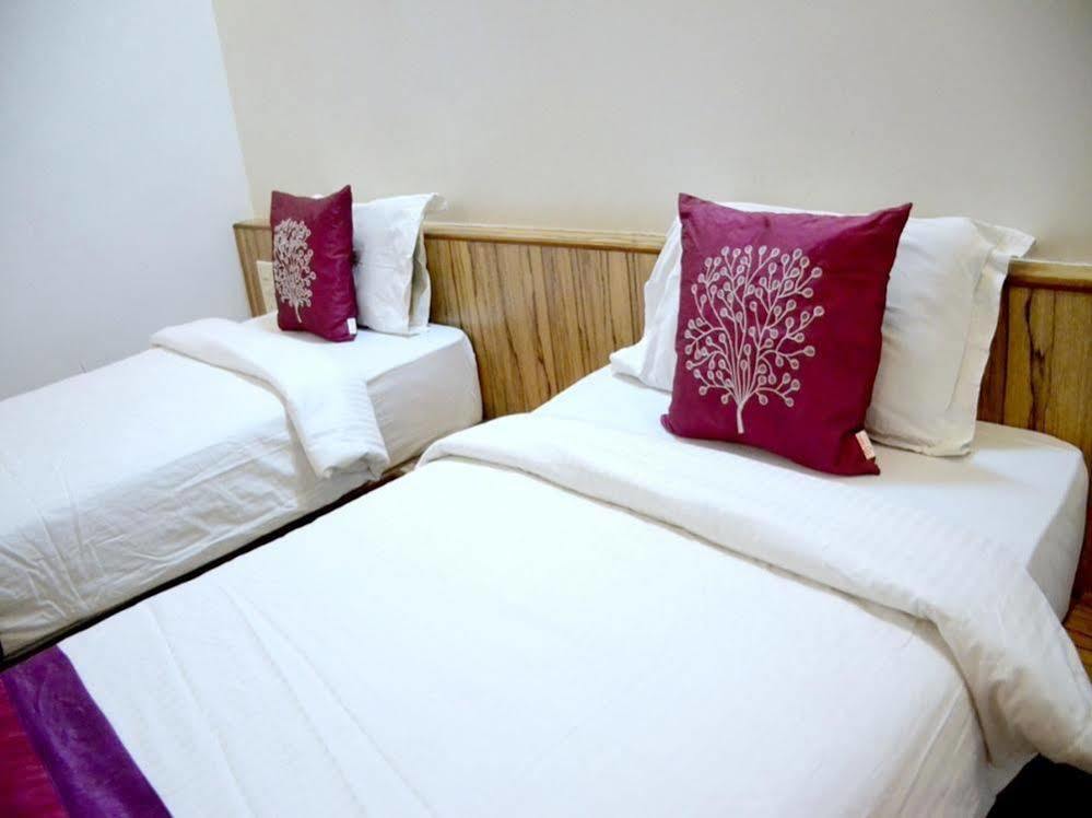 Oyo 24197 Saptaruchi Hotel Pimpri-Chinchwad Exterior photo