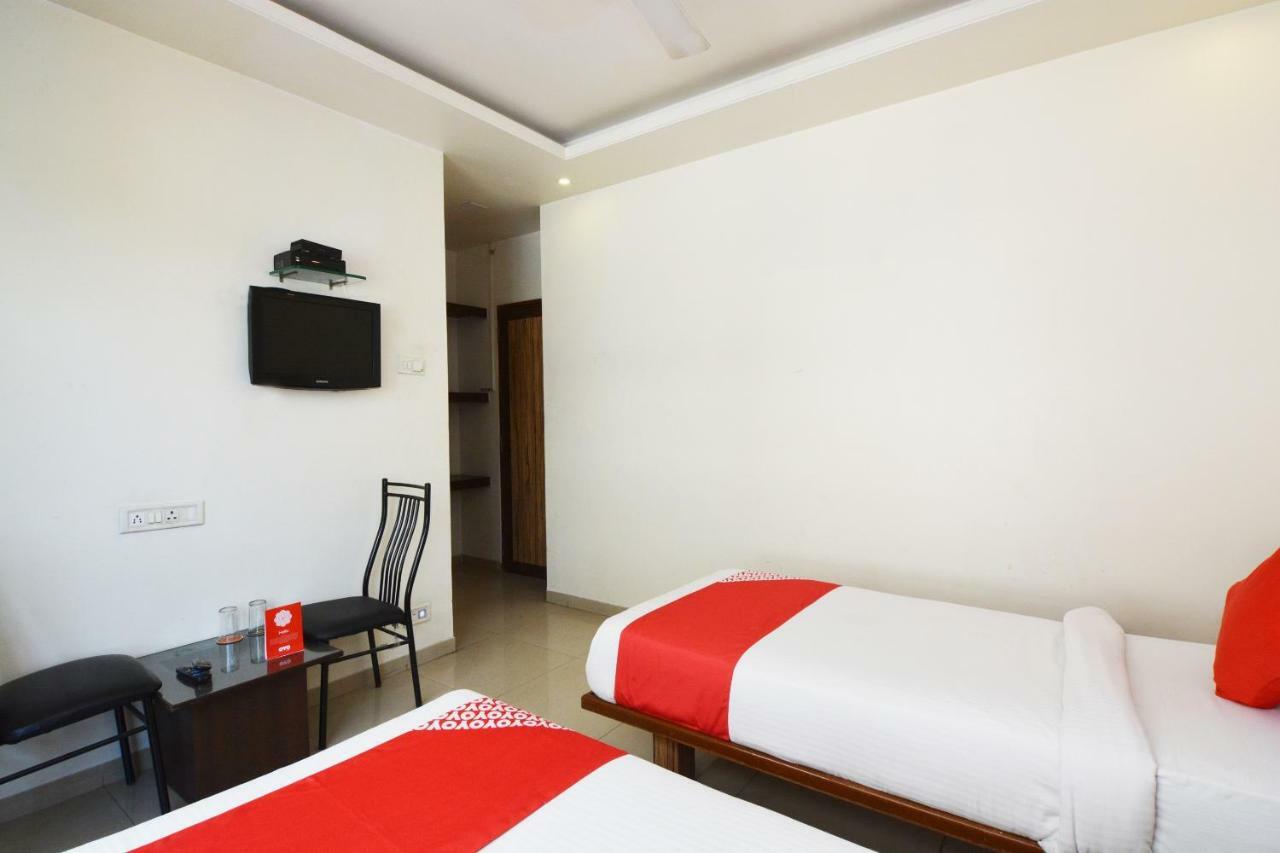 Oyo 24197 Saptaruchi Hotel Pimpri-Chinchwad Exterior photo