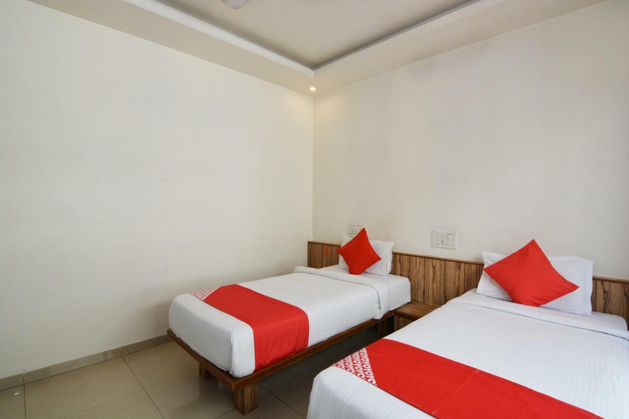 Oyo 24197 Saptaruchi Hotel Pimpri-Chinchwad Exterior photo
