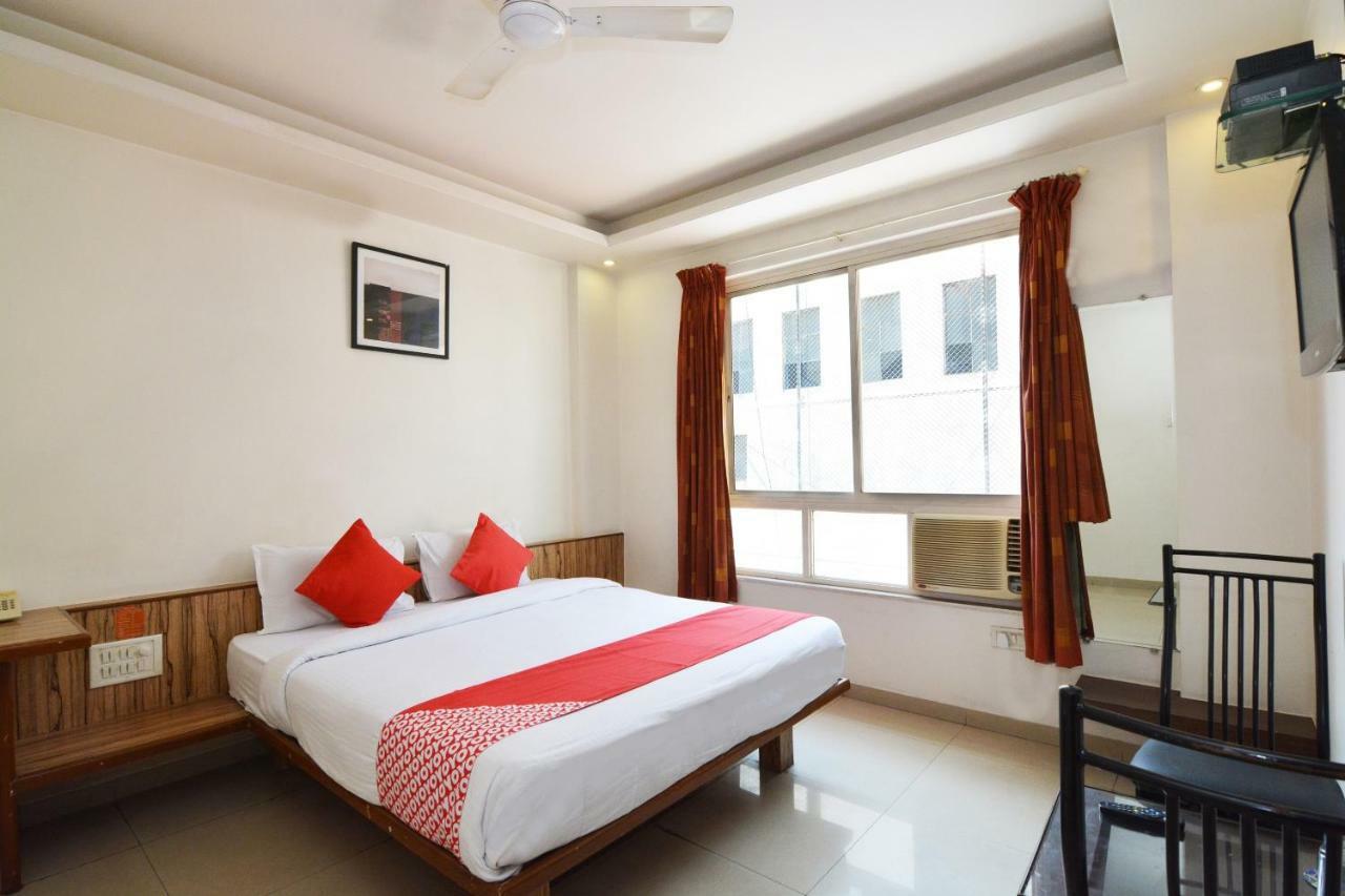 Oyo 24197 Saptaruchi Hotel Pimpri-Chinchwad Exterior photo