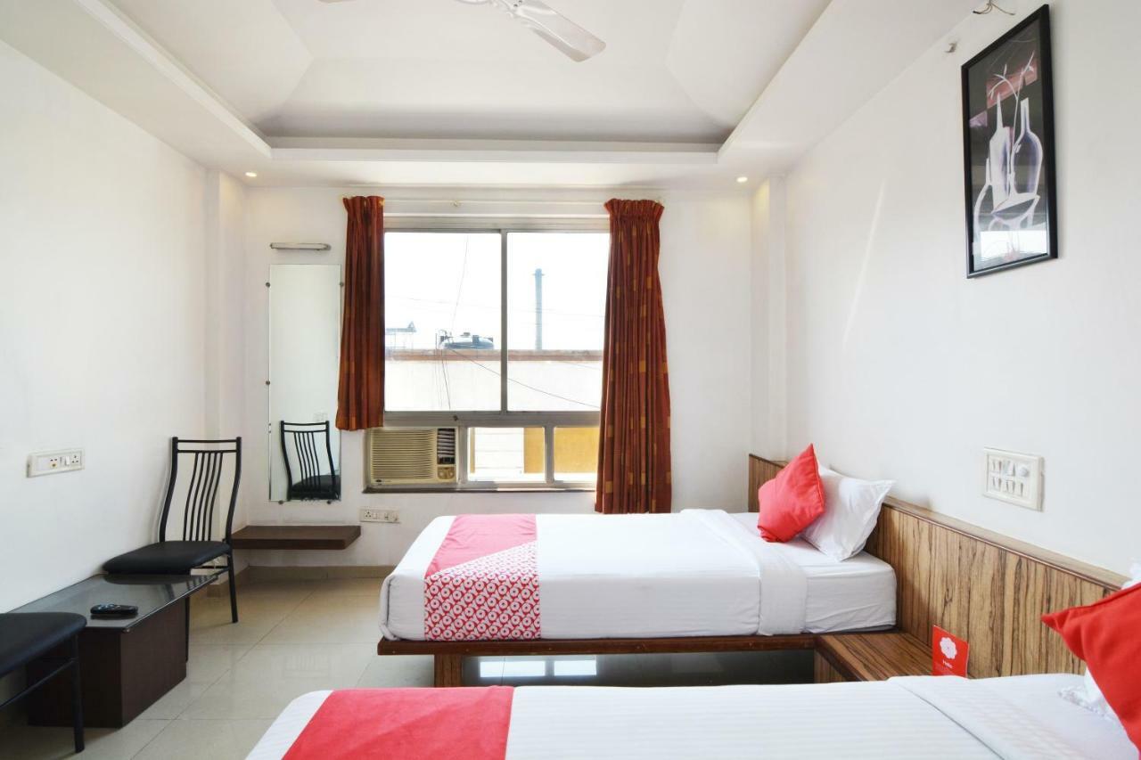 Oyo 24197 Saptaruchi Hotel Pimpri-Chinchwad Exterior photo