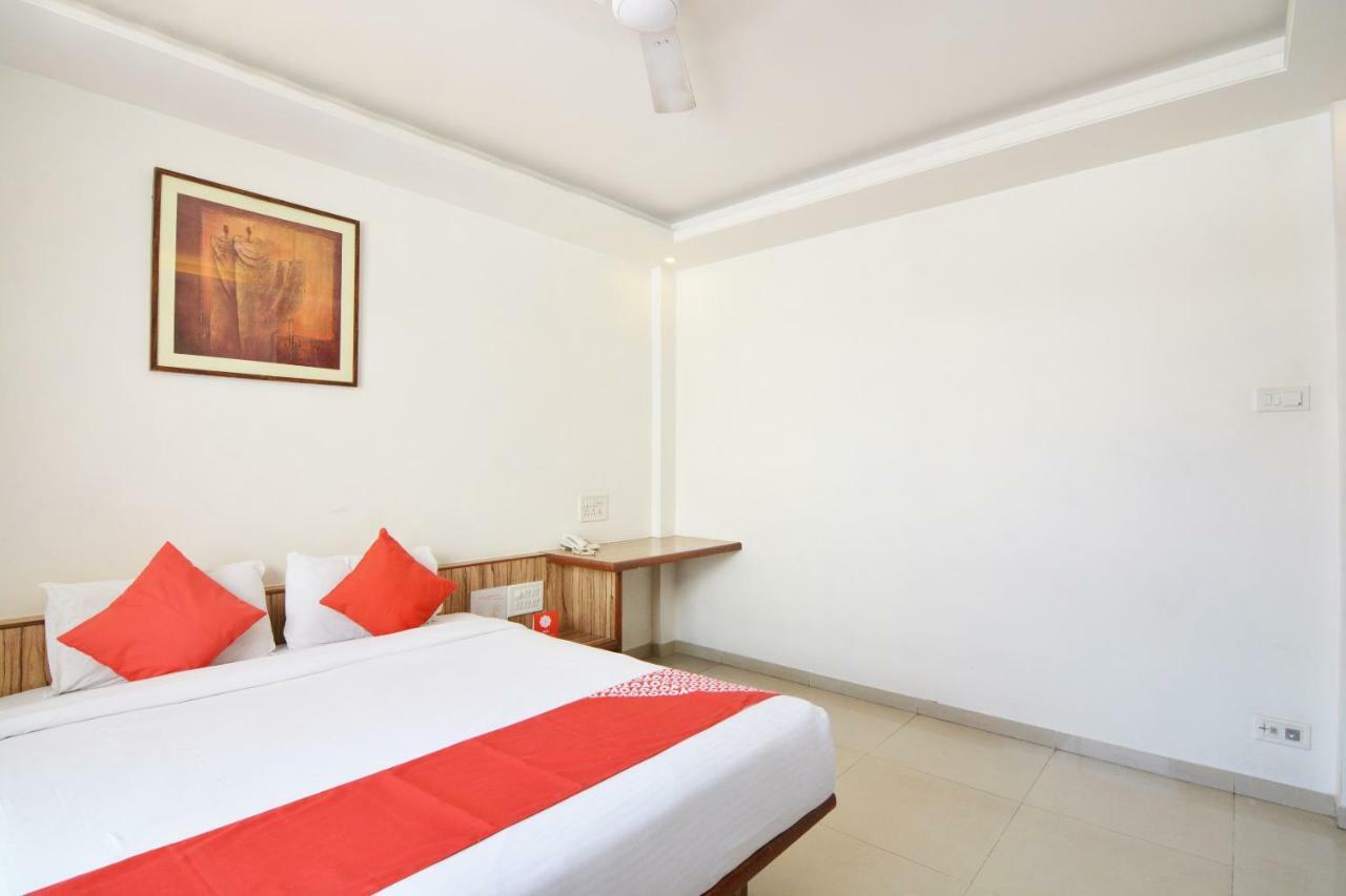 Oyo 24197 Saptaruchi Hotel Pimpri-Chinchwad Exterior photo